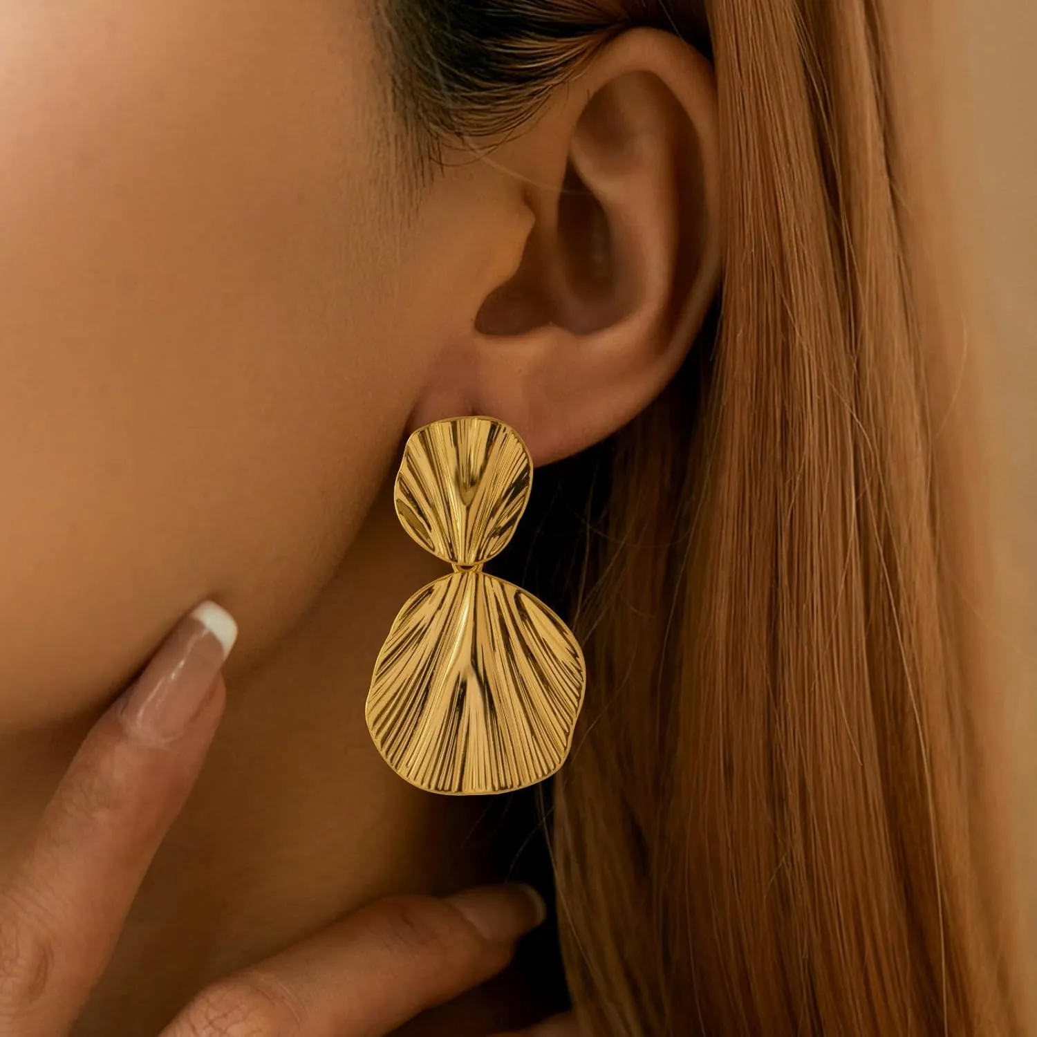 Conch Starfish Seashell Earrings Gold Stud Earrings for Women Boho Ocean Scallop Shell Earrings Gold Earrings Summer Beach Jewelry Gifts
