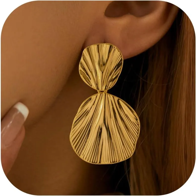 Conch Starfish Seashell Earrings Gold Stud Earrings for Women Boho Ocean Scallop Shell Earrings Gold Earrings Summer Beach Jewelry Gifts
