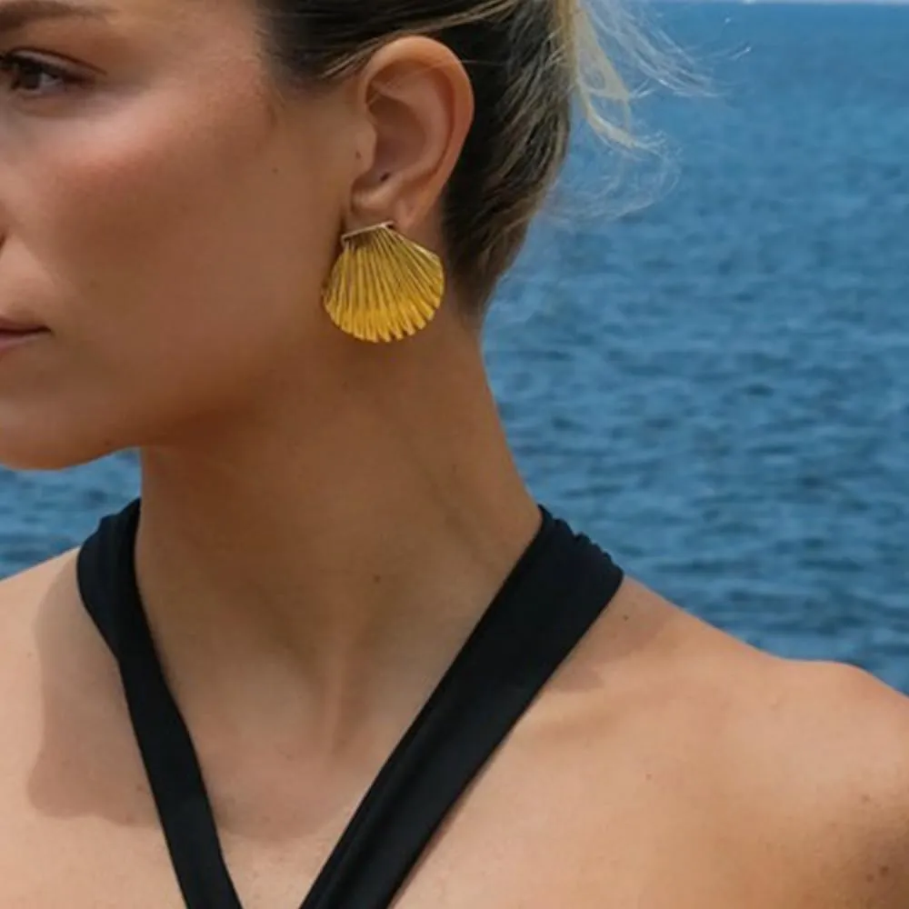 Gold Shell Drop Earrings for Women Seashell Dangle Earrings Ocean Beach Earrings Summer Jewelry Gift