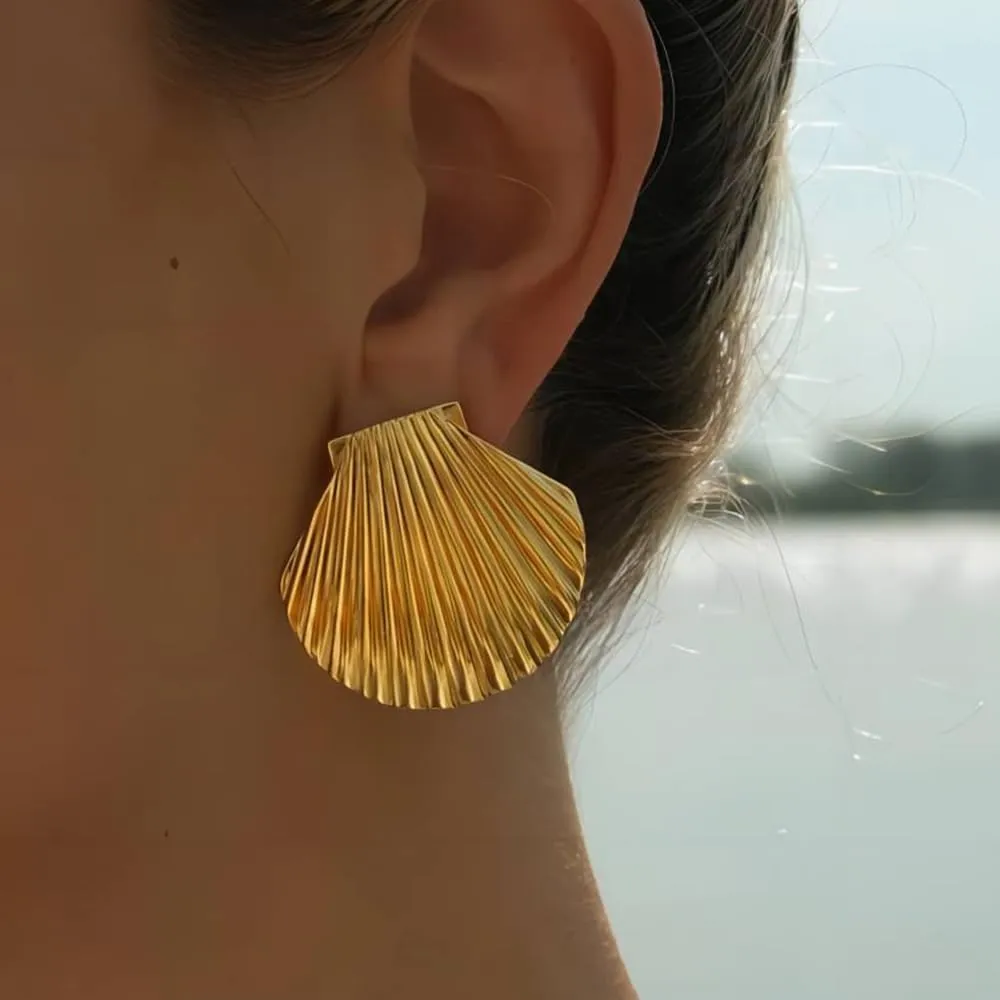 Gold Shell Drop Earrings for Women Seashell Dangle Earrings Ocean Beach Earrings Summer Jewelry Gift