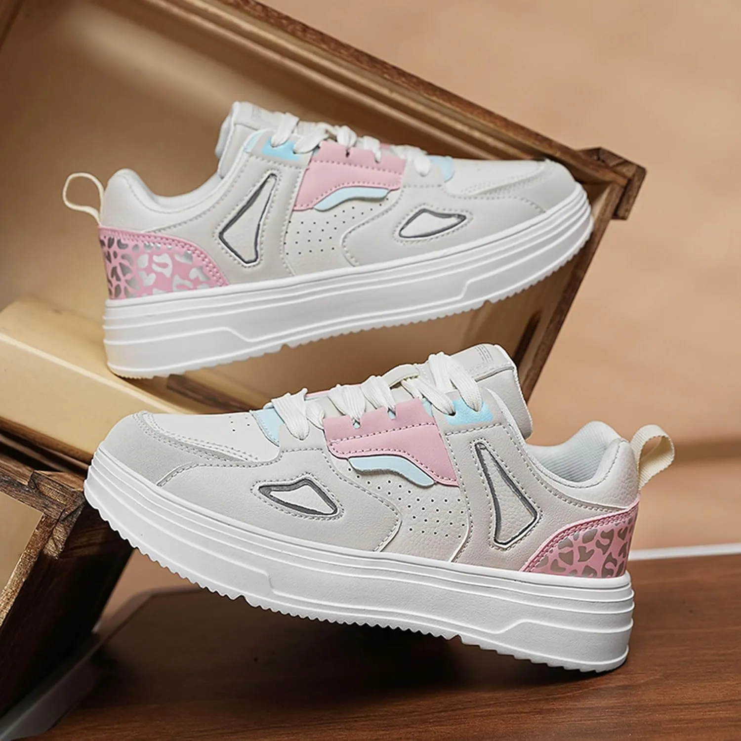 Men Women Lace up Fashion Lightweight Casual Skateboarding Shoes Tennis Shoes Basketball Shoes