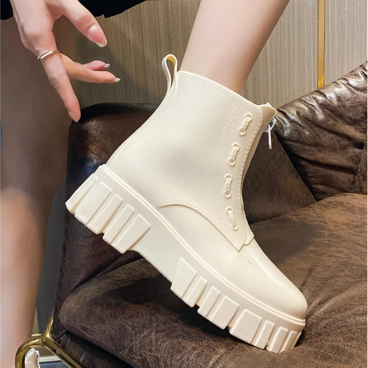 Outdoor Work Booties Women's Thick Soled Rain Boots Waterproof Mid Tube Non Slip Outdoor Water Shoes Outdoor Gardening Work
