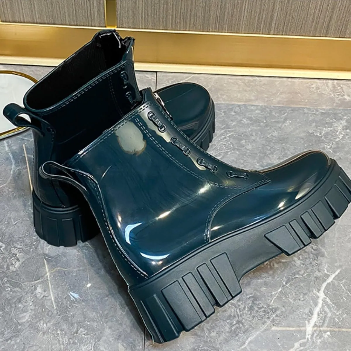 Outdoor Work Booties Women's Thick Soled Rain Boots Waterproof Mid Tube Non Slip Outdoor Water Shoes Outdoor Gardening Work